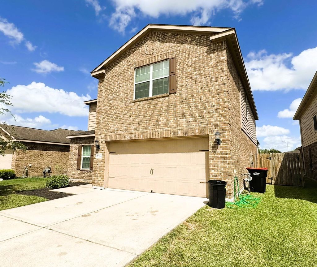 Photo of 9427 Ruby Mist Drive, Rosharon, TX 77583 (MLS # 45165205)