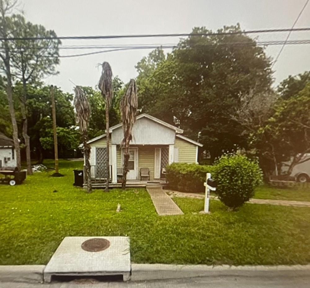 405 Houston Street