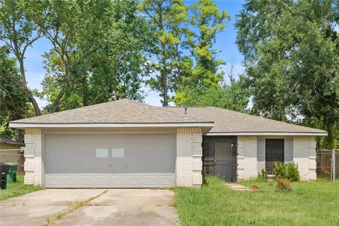 Photo of 7111 Pinehook Lane, Houston, TX 77016 (MLS # 89862724)