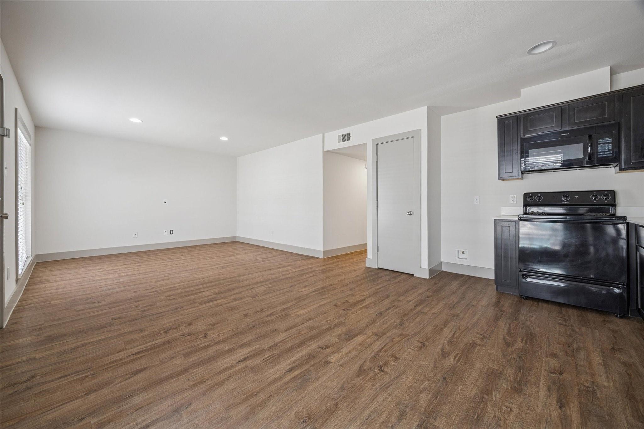 4300 Rosslyn Road 2