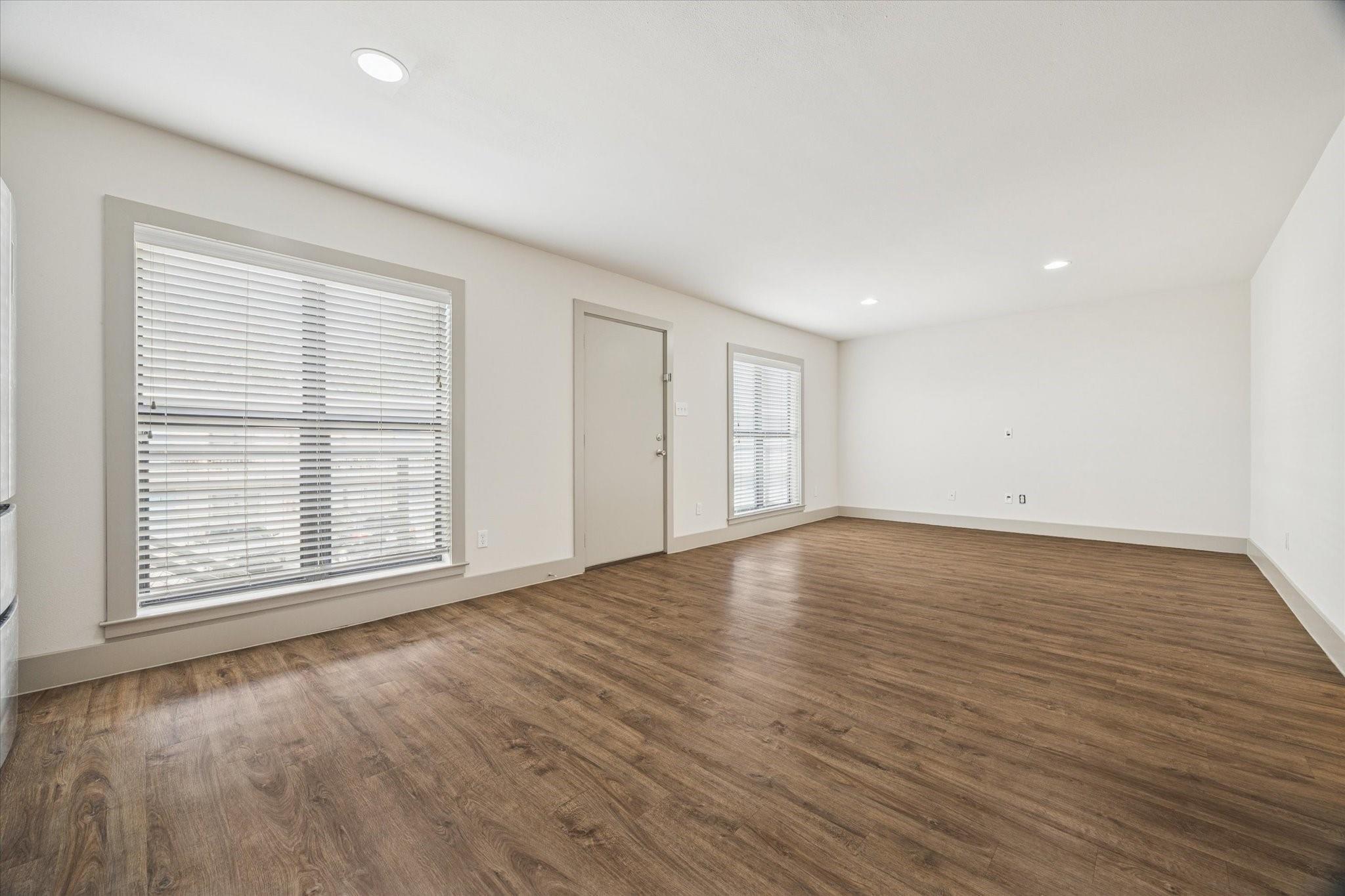 4300 Rosslyn Road 2