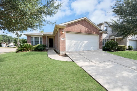 Homes For Sale - 17918 Carroll Place Lane<br/> Fort Bend County, Richmond, TX 77407
