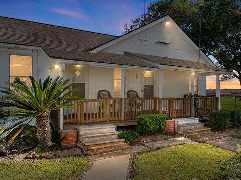 Photo of 14309 Vrlla Road, Guy, TX 77444 (MLS # 83306053)