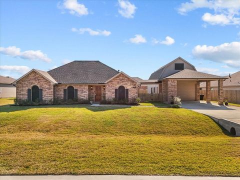 Photo of 2111 Gilbert Road, Dickinson, TX 77539 (MLS # 81906074)