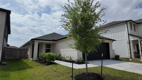 Photo of 16702 Sterling Cliff Street St, Conroe, TX 77302 (MLS # 27909062)