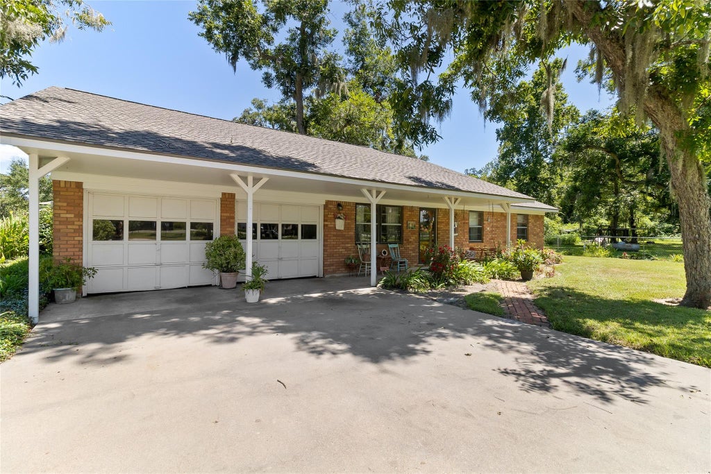 Photo of 1971 Fm 522 Road, West Columbia, TX 77486 (MLS # 96894093)