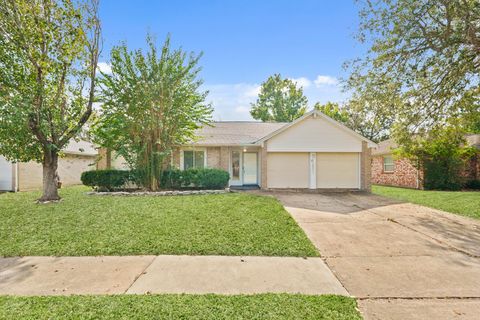 Photo of 12831 Newberry Street, Sugar Land, TX 77478 (MLS # 43328947)