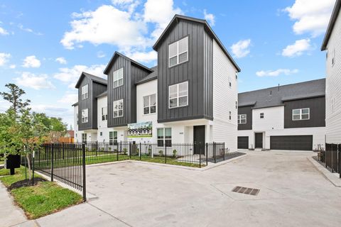 Photo of 1402 Wycliffe Drive #A, Houston, TX 77043 (MLS # 56630459)