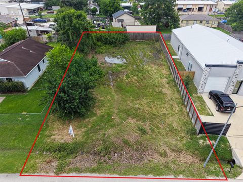 Vacant Land For Sale - 10034 Chickasaw Lane<br/> Houston, TX 77041