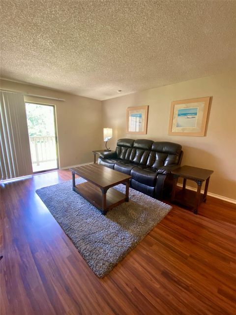 Condo For Sale - 2501 Gulf Freeway #256D<br/> Dickinson, TX 77539