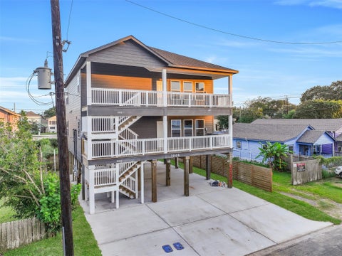 Photo of 3009 Avenue M 1/2, Galveston, TX 77550 (MLS # 7998313)