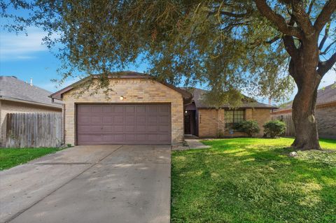 Photo of 7011 Lost Thicket Drive, Houston, TX 77085 (MLS # 52439850) Photo of 7011 Lost Thicket Drive, Houston, TX 77085 (MLS # 52439850)