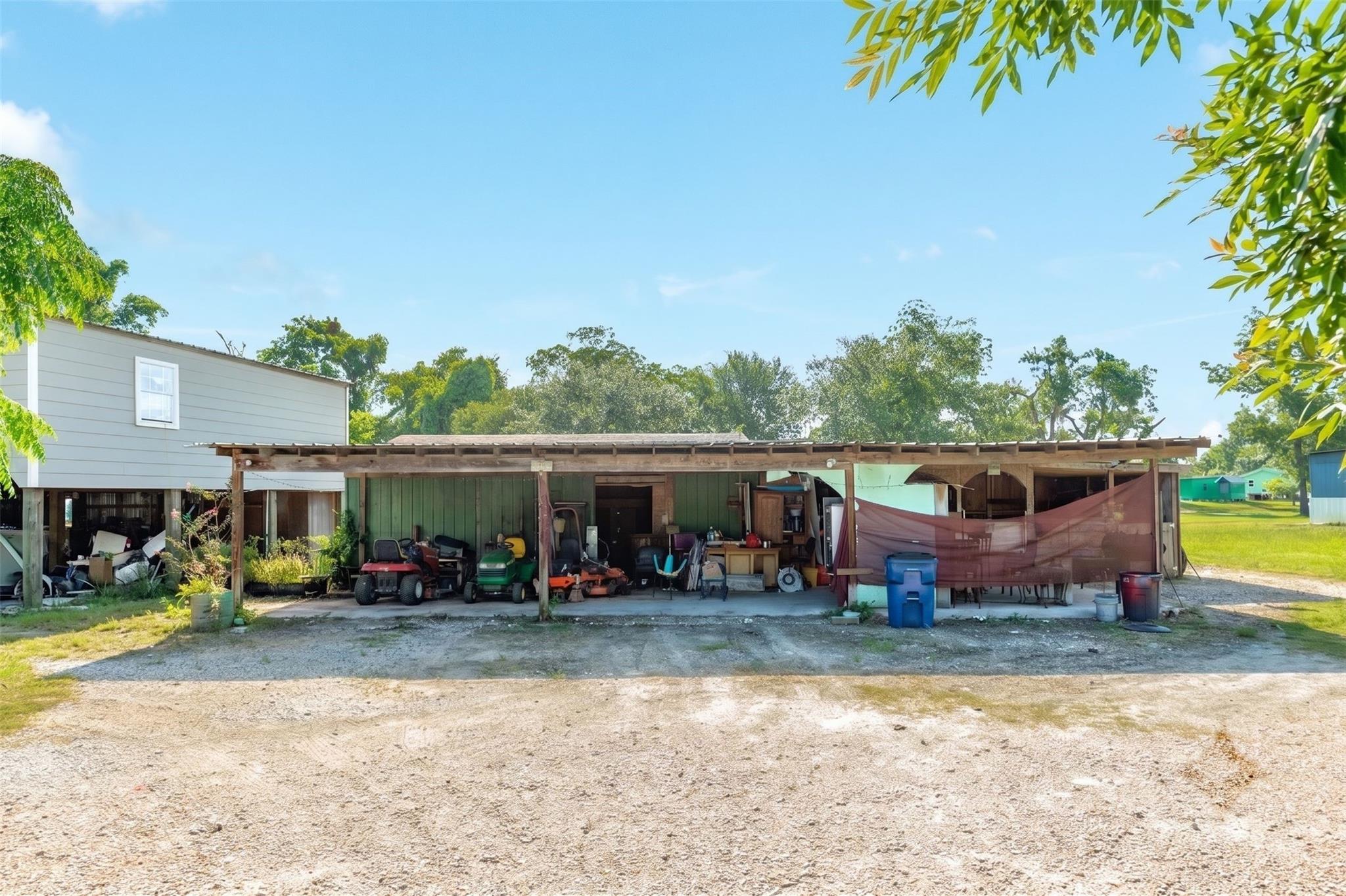 445 Creekside Drive