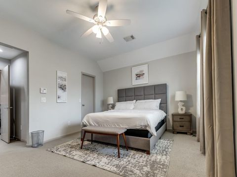 Tiny photo for 5219 Kiam Street #F, Houston, TX 77007 (MLS # 30777614)