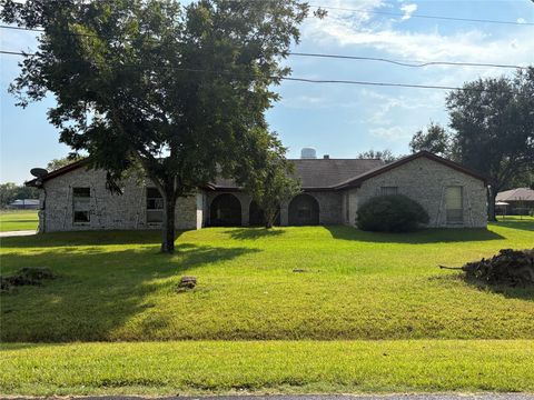 Photo of 1722 Ave D Road, Danbury, TX 77534 (MLS # 45457743)