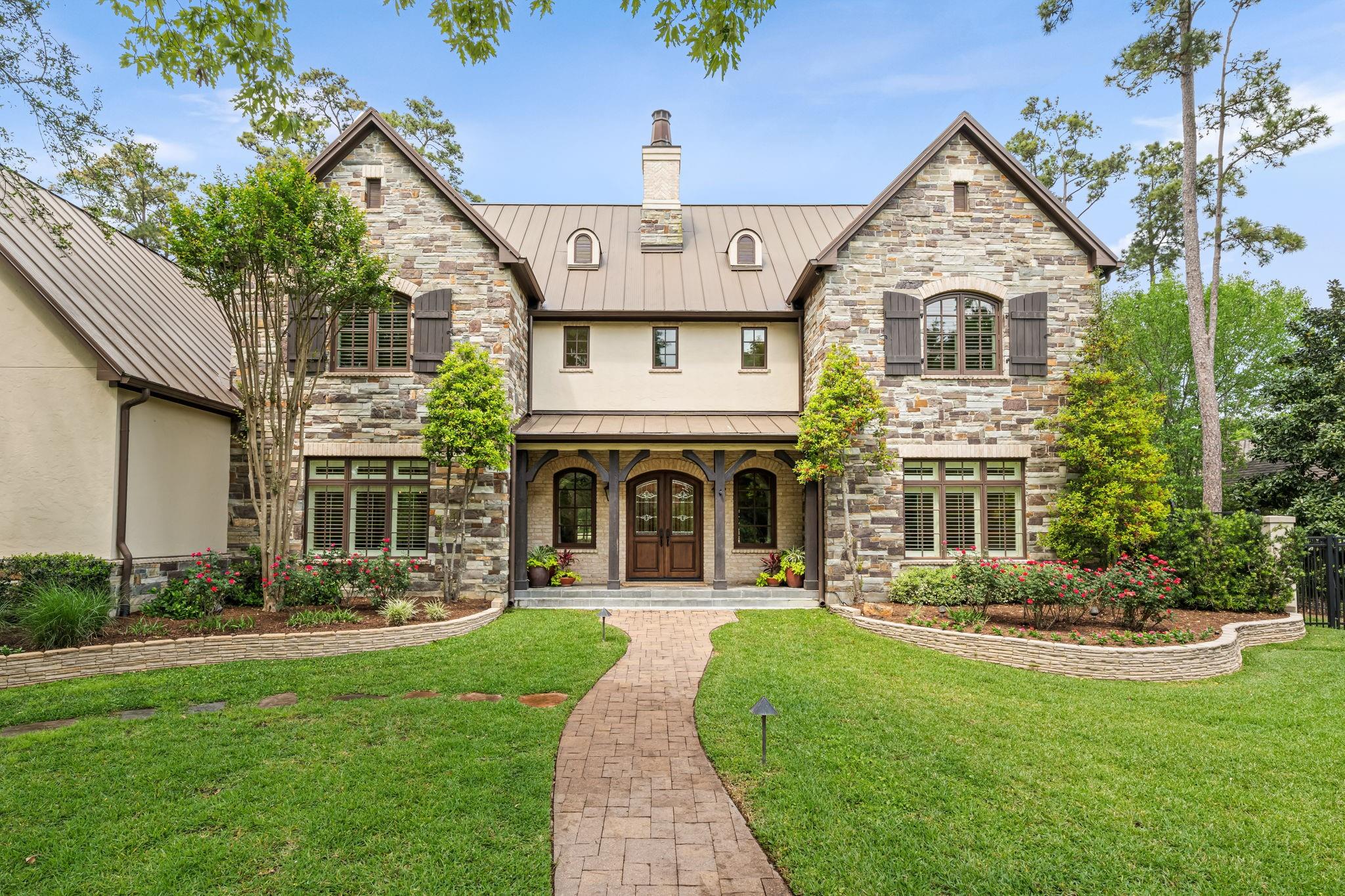 15 Sterling Dale Place