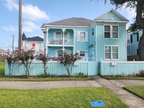 Photo of 2605 Avenue Q, Galveston, TX 77550 (MLS # 54927339)