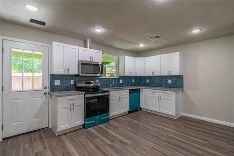 Photo of 7921 Cook Road, Houston, TX 77072 (MLS # 11337573)