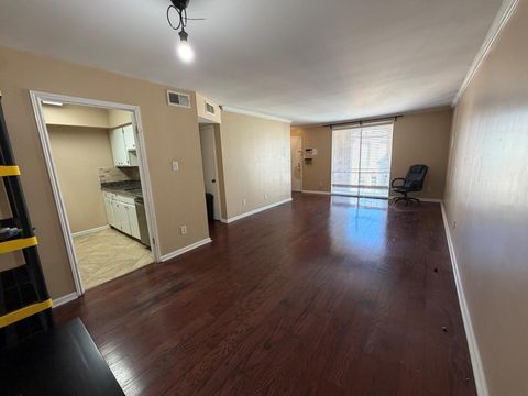 Photo of 4643 Wild Indigo Street #399, Houston, TX 77027 (MLS # 22644671)