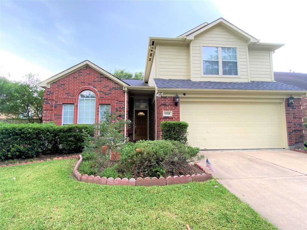Photo of 6918 Springcrest Court, Sugar Land, TX 77479 (MLS # 40381695)