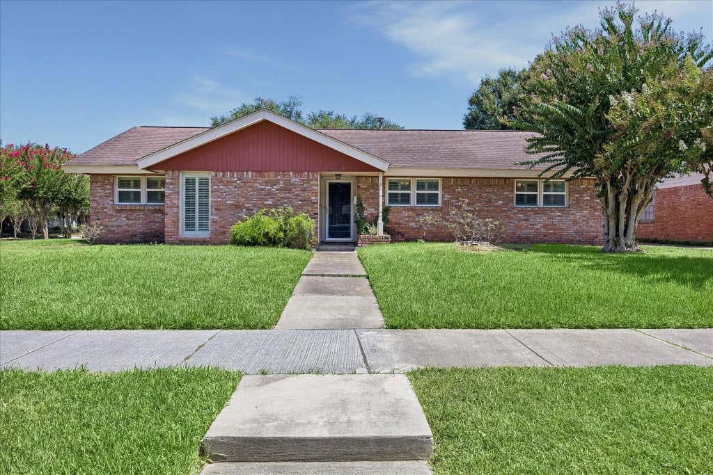 Photo of 3630 Latma Drive, Houston, TX 77025 (MLS # 21639712)