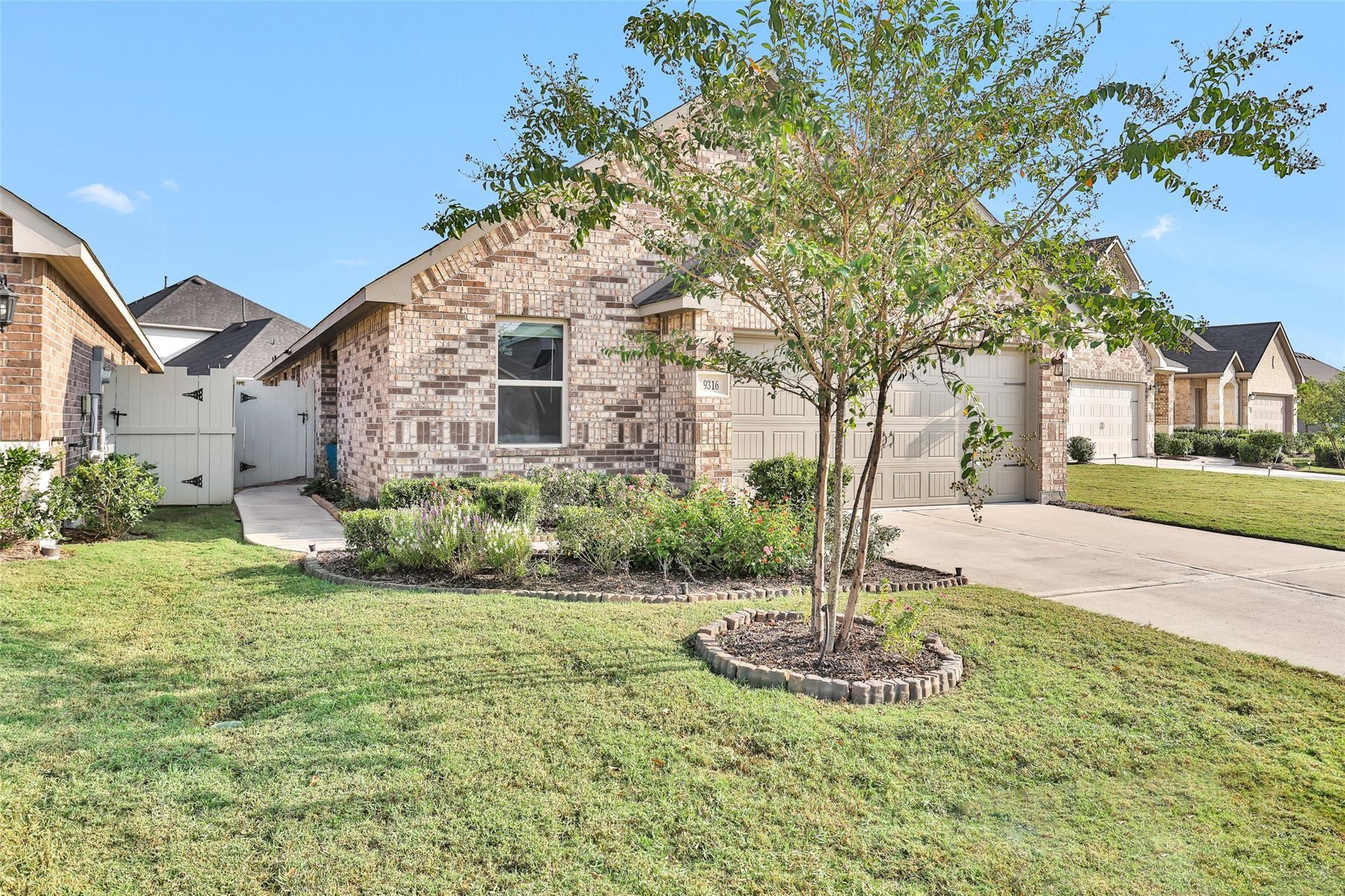 9316 Colonial Bent Court