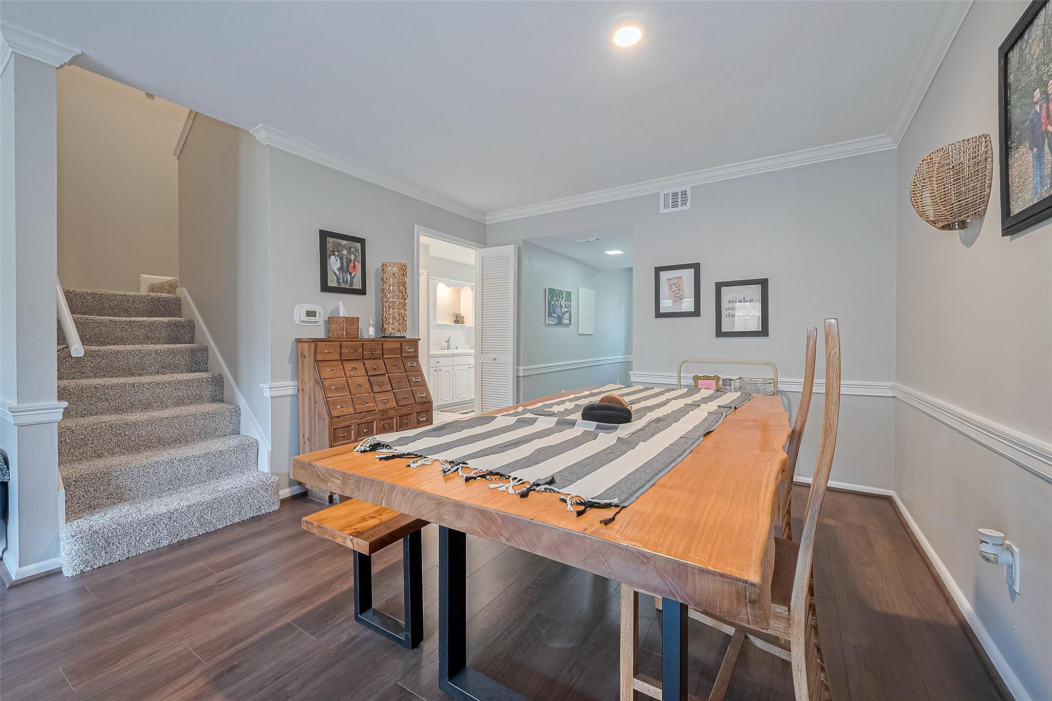 Houston, Texas 77057, United States, 2 Bedrooms Bedrooms, ,3 BathroomsBathrooms,Residential,Active,128718