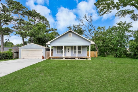Photo of 114 N Holmes Street, La Porte, TX 77571 (MLS # 37203862)