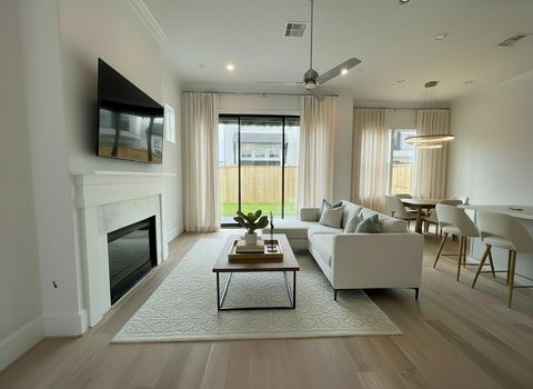 Tiny photo for 2704 Maxroy Drive, Houston, TX 77007 (MLS # 43381033)