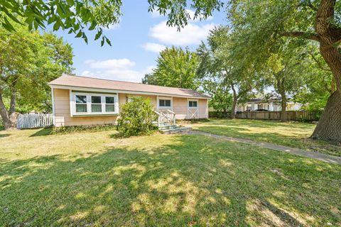 Photo of 2218 12th Avenue N, Texas City, TX 77590 (MLS # 36850478)