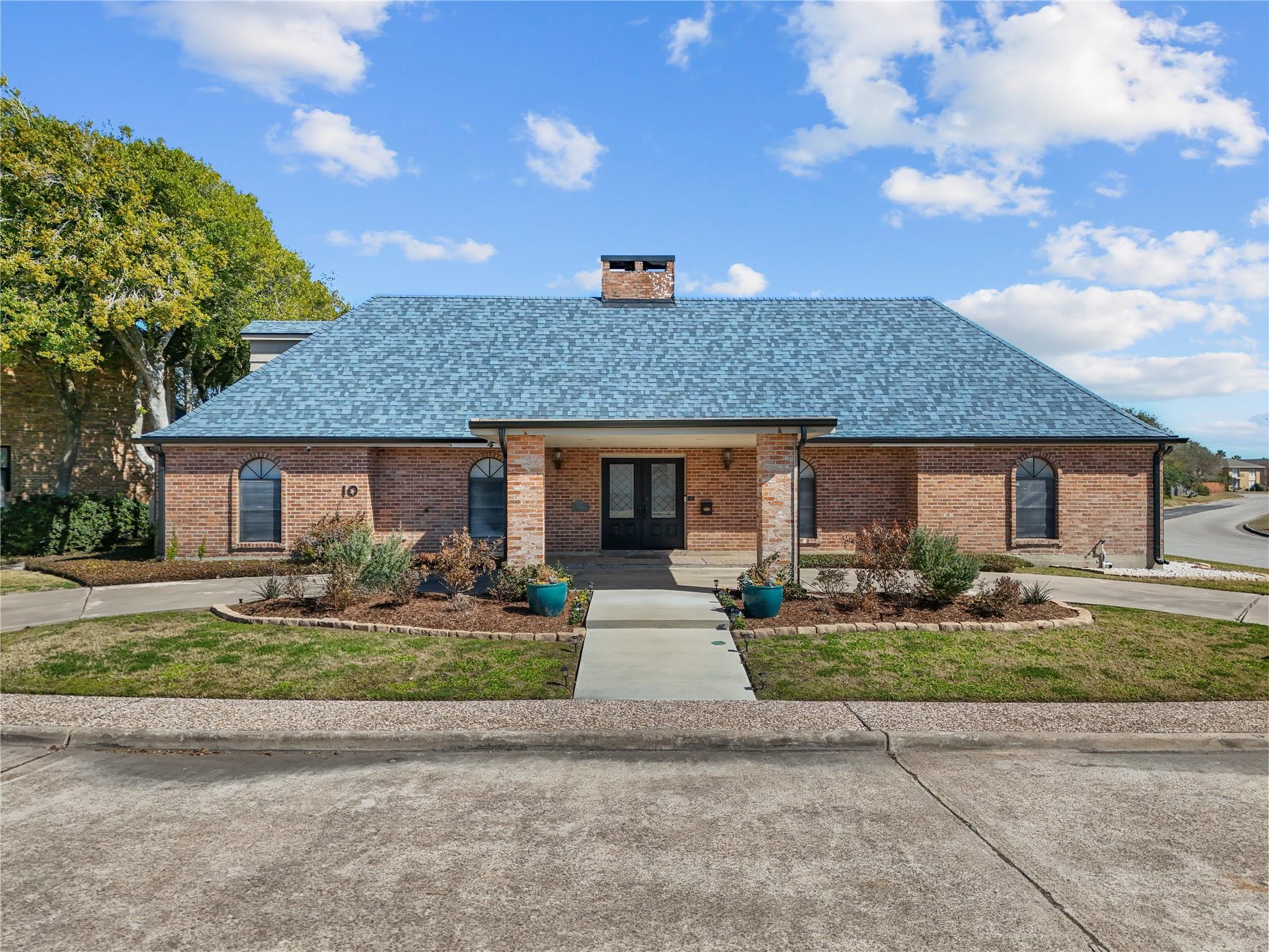 10 Colony Park Drive