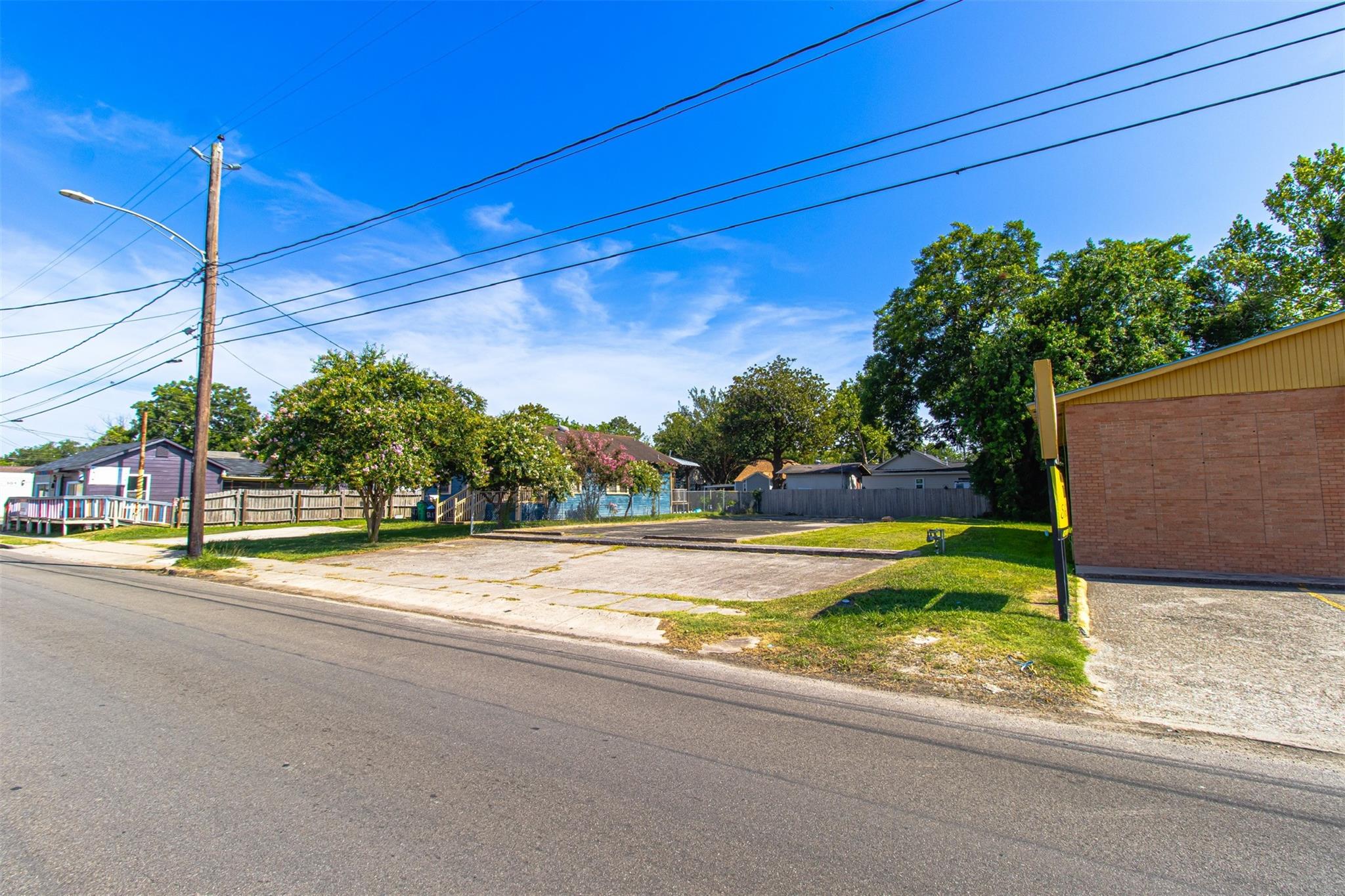 213 E Texas Avenue