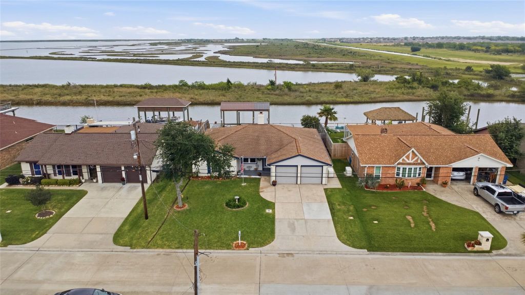 Photo of 3710 17th Street N, Texas City, TX 77590 (MLS # 20666326)