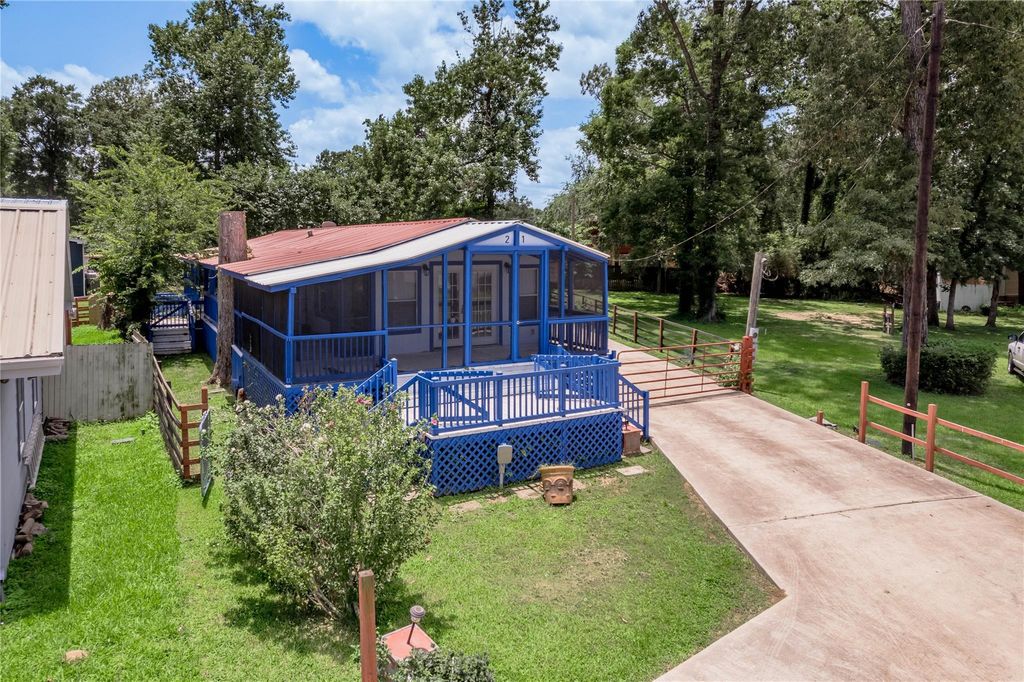 Photo of 21 Oahu Court, Point Blank, TX 77364 (MLS # 97142388)