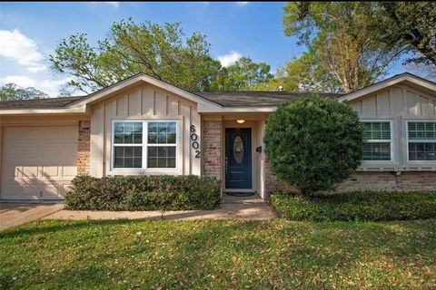 Photo of 6002 Duxbury Street Street, Houston, TX 77035 (MLS # 51970432)
