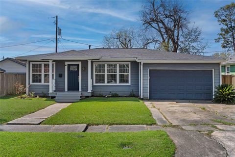 Photo of 1118 Jocelyn Street, Houston, TX 77023 (MLS # 11141923)