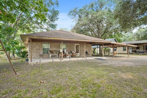 Photo of 5913 County Road 225, East Bernard, TX 77435 (MLS # 72359279) Photo of 5913 County Road 225, East Bernard, TX 77435 (MLS # 72359279)