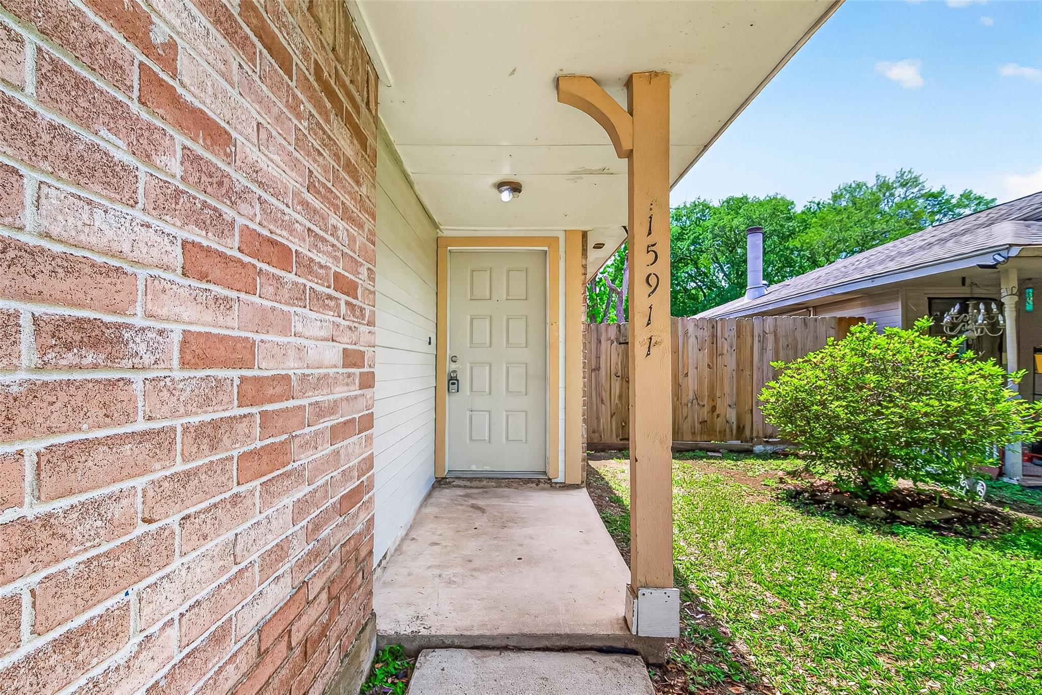 15911 Regina Drive