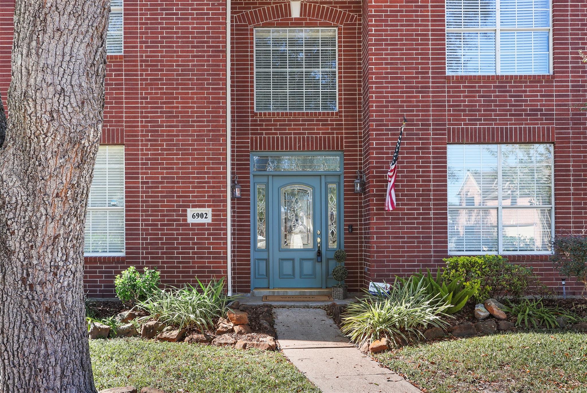 6902 Royal Knoll Court