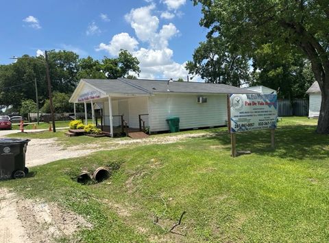 Photo of 810 Lucky Street, Houston, TX 77088 (MLS # 5915320)