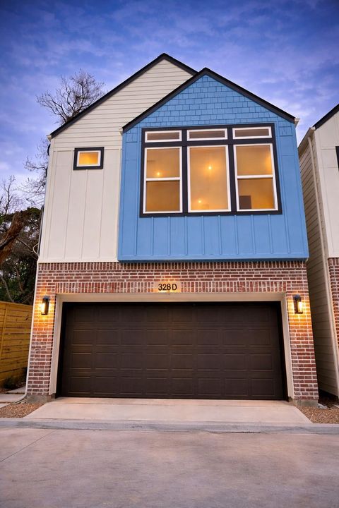 Photo of 328 Janisch Rd #D, Houston, TX 77018 (MLS # 16442344)