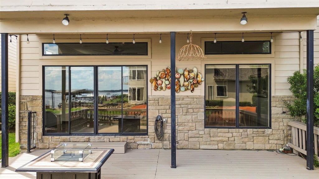 Photo of 350 Old Aqua Landing E, Conroe, TX 77356 (MLS # 90354687)