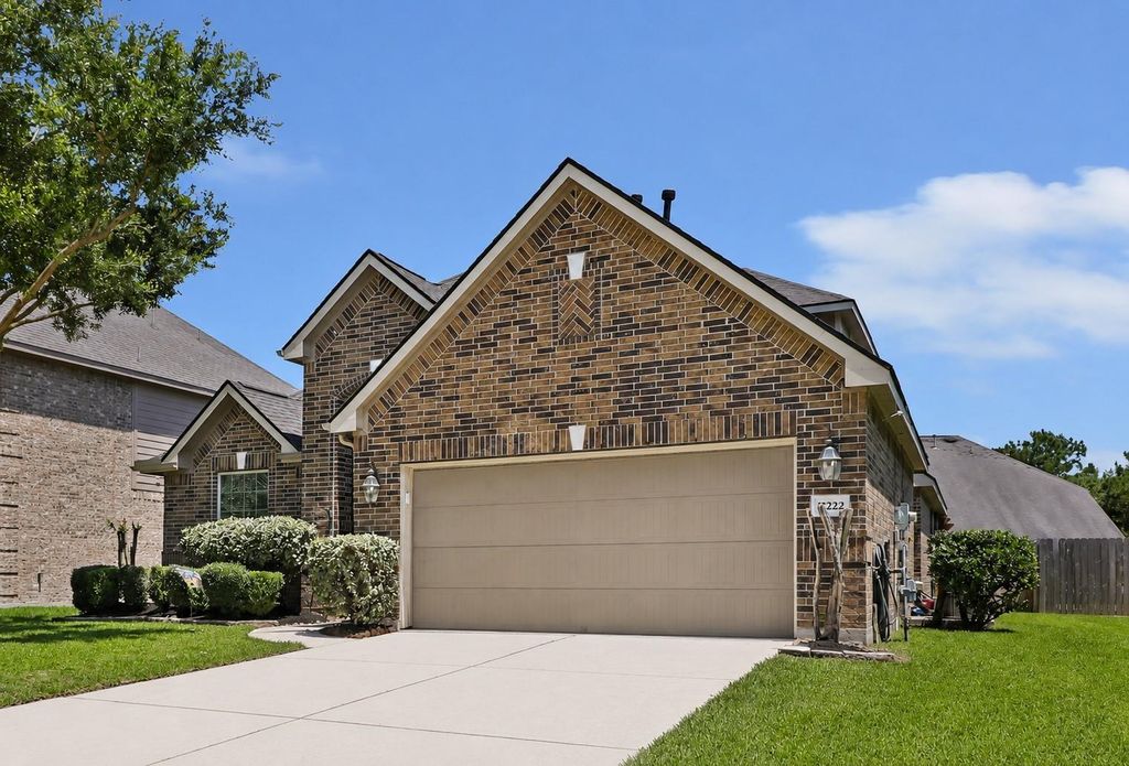 Photo of 17222 Lowell Lake Lane, Humble, TX 77346 (MLS # 52029015)