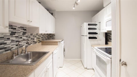 Condo For Sale - 5711 Sugar Hill Drive #52<br/> Houston, TX 77057