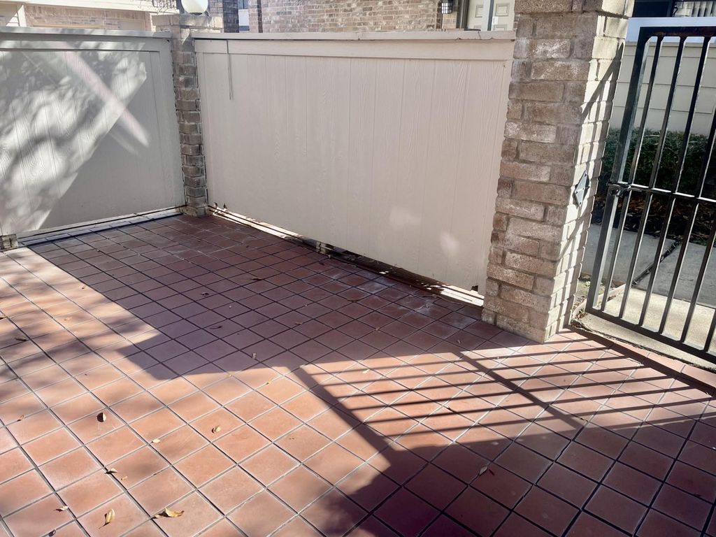 Photo of 2711 Grants Lake Boulevard #182, Sugar Land, TX 77479 (MLS # 32646147)