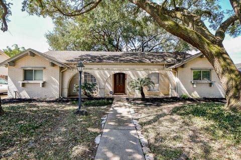 Photo of 11507 Barwood Bend Drive, Houston, TX 77065 (MLS # 70372190)