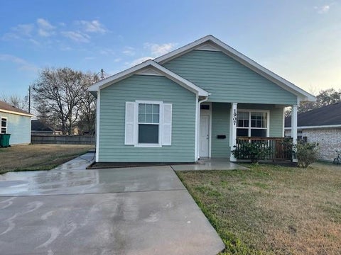 Photo of 1907 Bogatto Street, La Marque, TX 77568 (MLS # 13533904)