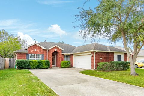 Photo of 222 Colony Creek Drive, Dickinson, TX 77539 (MLS # 40853722)