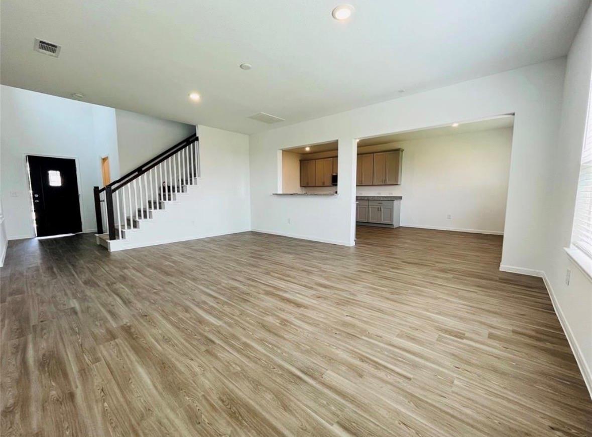 1040 Greenshank Drive