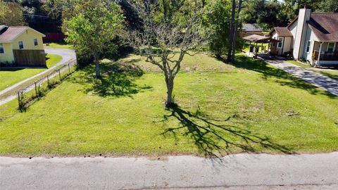 Vacant Land For Sale - 6519 Pinecrest<br/> Hitchcock, TX 77563
